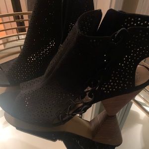Vince Camuto Black Peep Toe Heels! NWOT